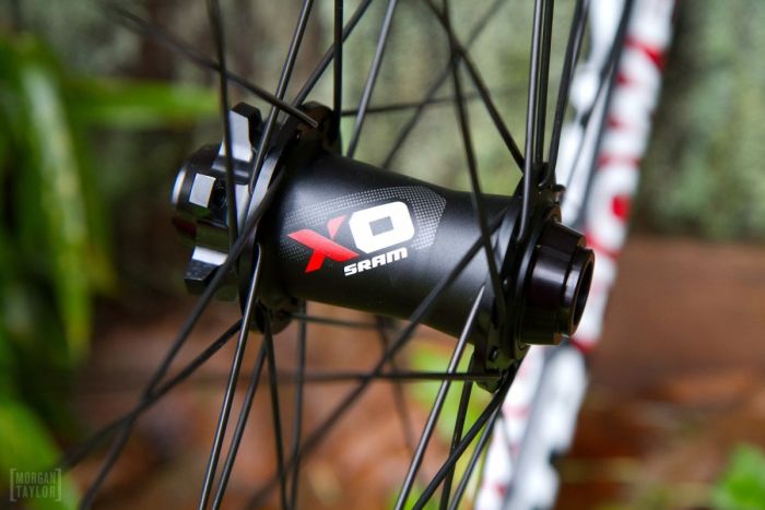 SRAM Front hub X0 DISC QR/15/20 100mm 28H Black Red 00.2018.006.000