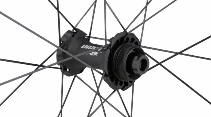 Front wheel DT Swiss PR1400 Dicut 28 "Centerlock 12x100mm