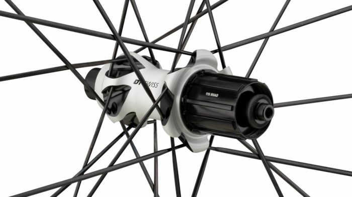 Rear wheel DT Swiss PR1600 Spline 28 "Shimano HG