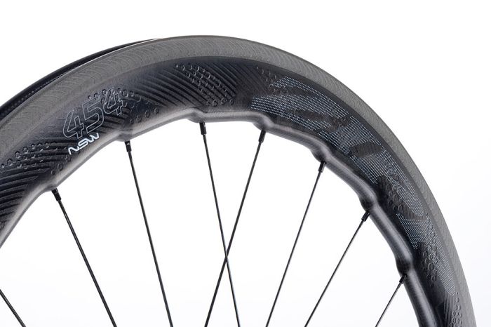 Karbonovoe rear wheel ZIPP 454 NSW 00.1918.342.001